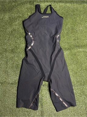 FINIS rival 2.0 AS open back gray black knee skin tech swimsuit size 26